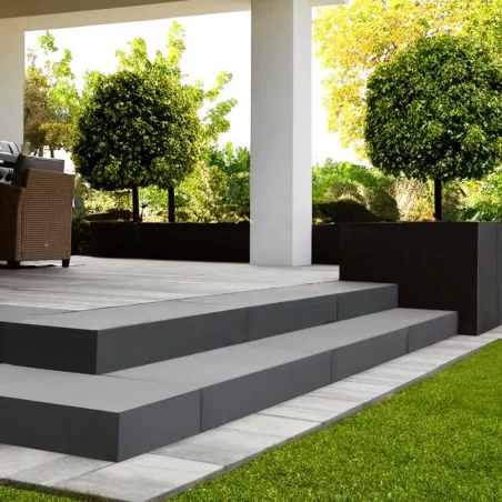 Jadar Schody Monoblock gładki 15 cm Czarny